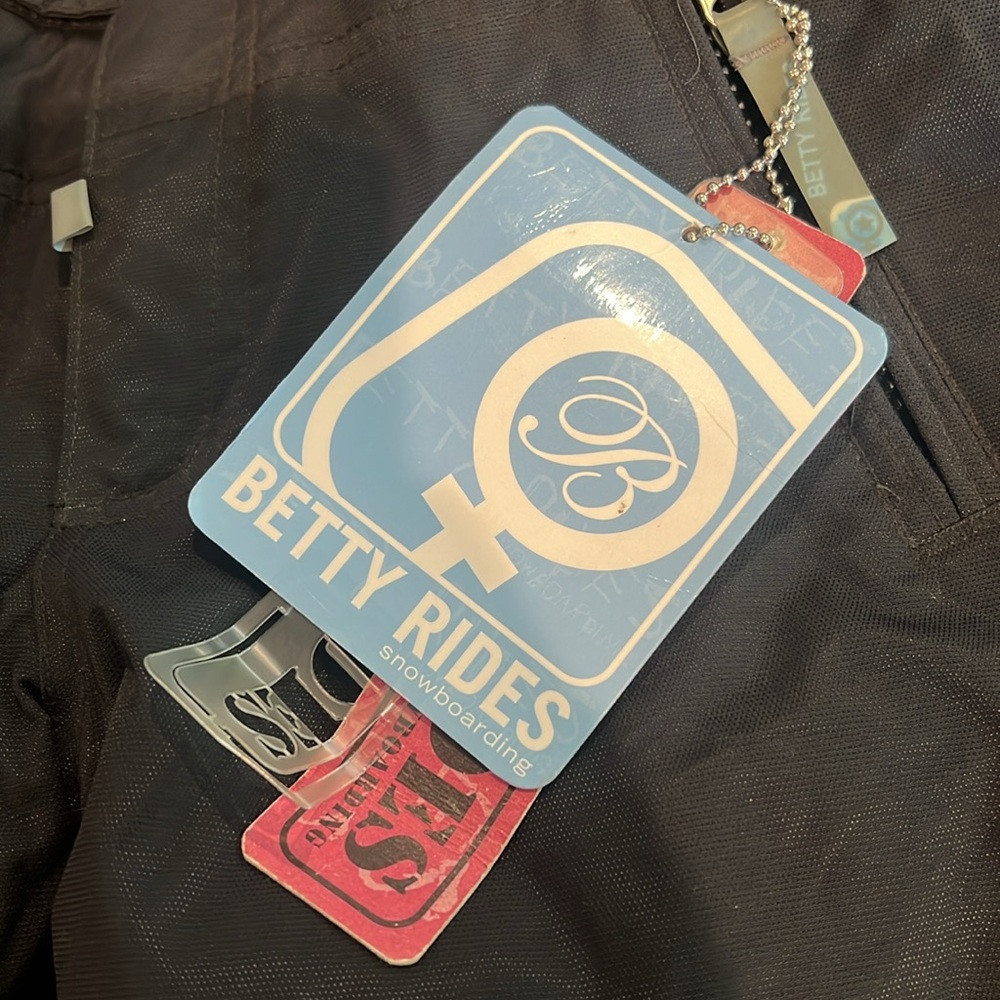 🔹 Betty Rides Snowboard Ski Pants - Picture 3 of 5